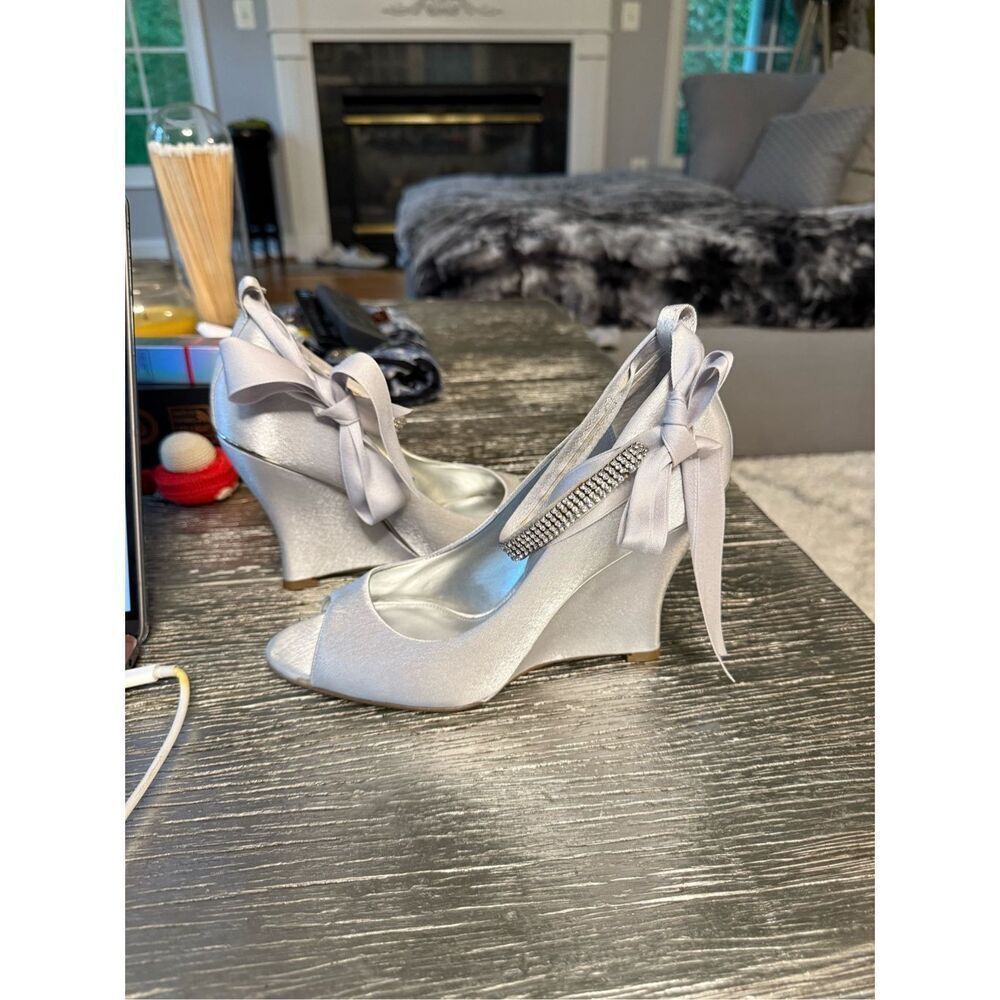 Nina Emma Crystal Embellished Gray Silver Satin Ankle Tie Open Toe Wedge Heels S